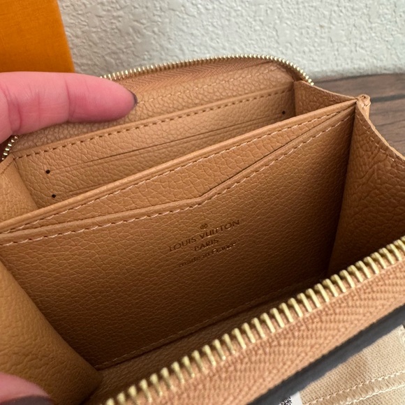 NEW LOUIS VUITTON Bicolor Empriente Zippy Compact Wallet in Arizona Beige - Picture 7 of 9